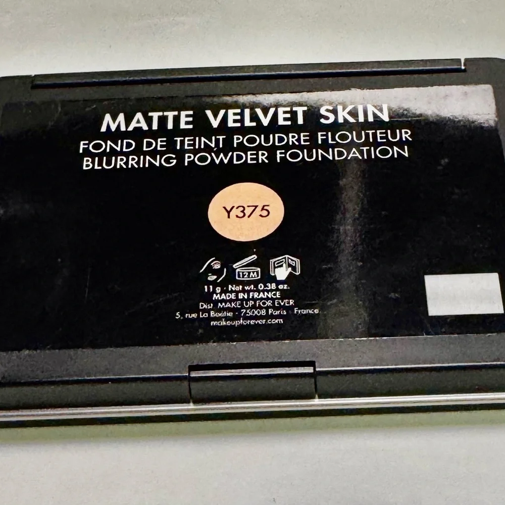 Make Up Forever Matte Velvet Skin Blurring Powder Foundation Y375